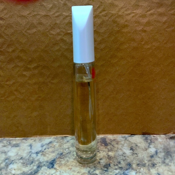 Sunflowers Dream Petals by
Elizabeth Arden 3.3fl oz 100ml
Spray Eau De Toilette - Picture 2 of 5